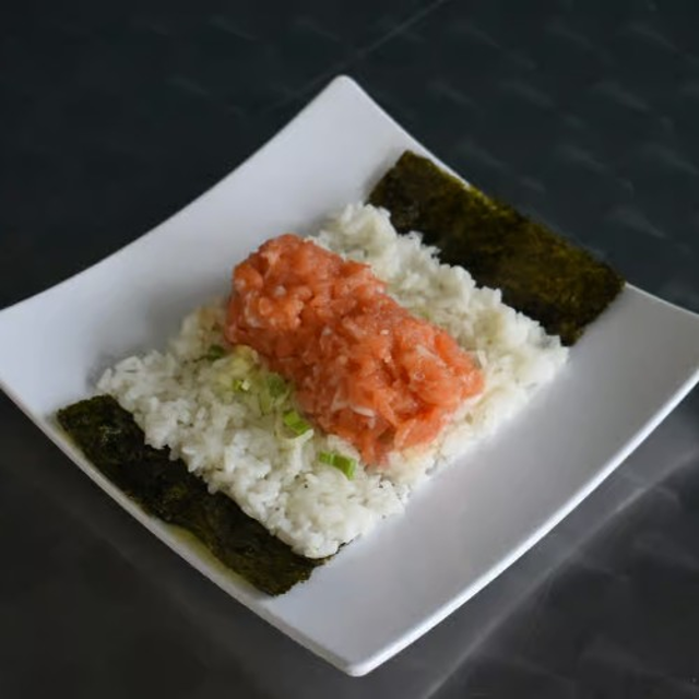 Salmon Roll.